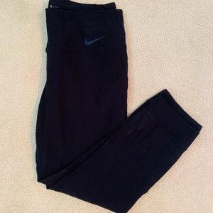 Nike Cropped Dri-Fit Running Legging